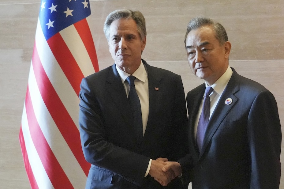 Ngoại trưởng Blinken nêu lên mối lo ngại của Hoa Kỳ trong cuộc nói chuyện với Ngoại trưởng Trung Quốc tại Lào