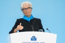 Bà Christine Lagarde, người đứng đầu Ngân hàng Trung ương Âu Châu, nói tại một cuộc họp báo ở Frankfurt, Đức, vào ngày 28/10/2021. (Ảnh: Thomas Lohnes/Getty Images)