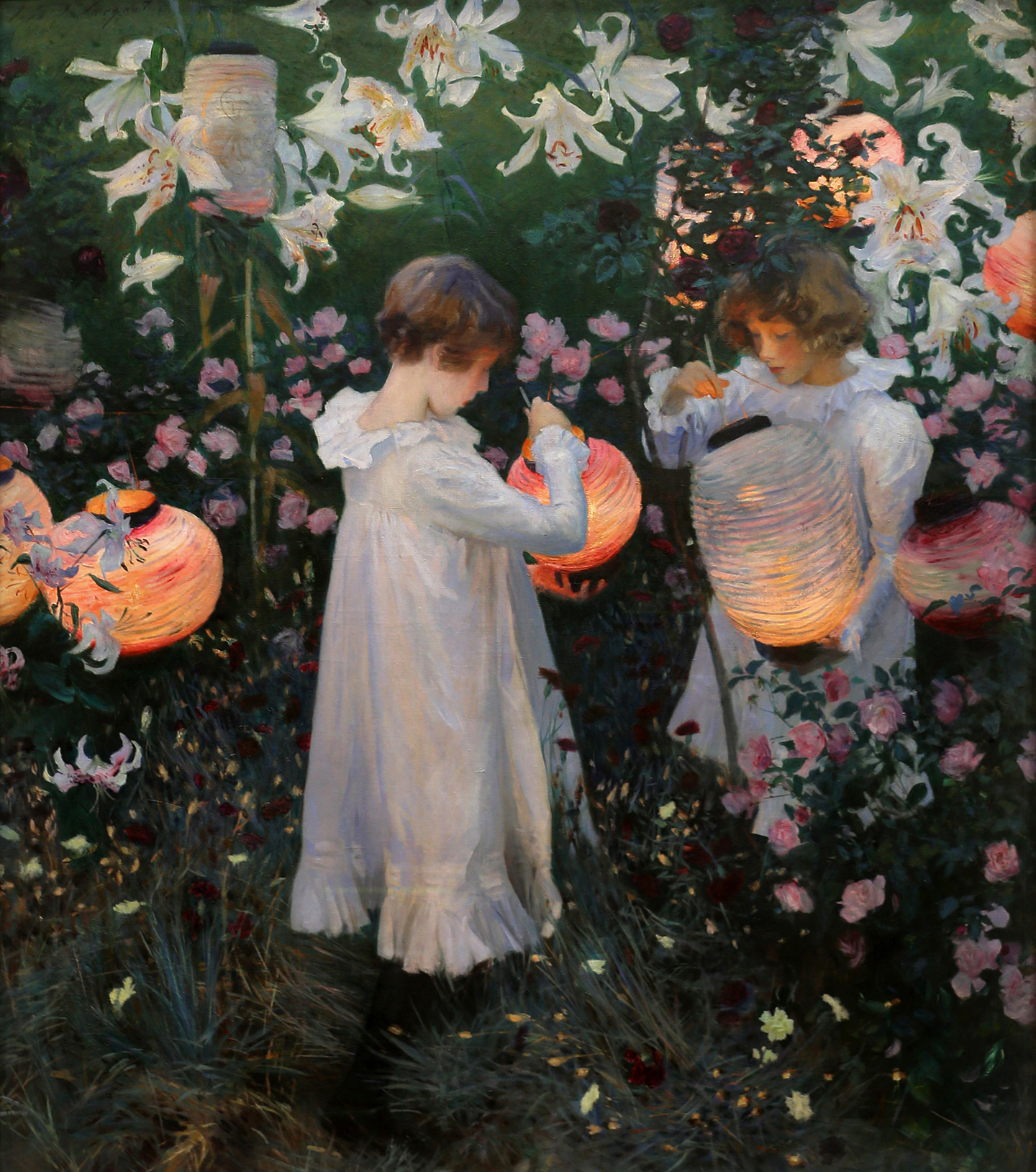 “Carnation, Lily, Lily, Rose” (Cẩm Chướng, Huệ Tây, Huệ Tây, Hoa Hồng), từ năm 1885 đến năm 1886, của họa sỹ John Singer Sargent. Sơn dầu trên vải canvas; 154 cm x 174 cm. Bảo tàng Tate Britain, London. (Ảnh: Sailko/CC BY 4.0 Deed)