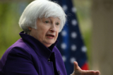 Bộ trưởng Ngân khố Hoa Kỳ Janet Yellen tham dự một cuộc họp báo tại dinh thự của Đại sứ Hoa Kỳ ở Bắc Kinh hôm 08/04/2024. (Ảnh: Pedro Pardo/AFP qua Getty Images)