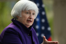 Bộ trưởng Ngân khố Hoa Kỳ Janet Yellen tham dự một cuộc họp báo tại dinh thự của Đại sứ Hoa Kỳ ở Bắc Kinh hôm 08/04/2024. (Ảnh: Pedro Pardo/AFP qua Getty Images)